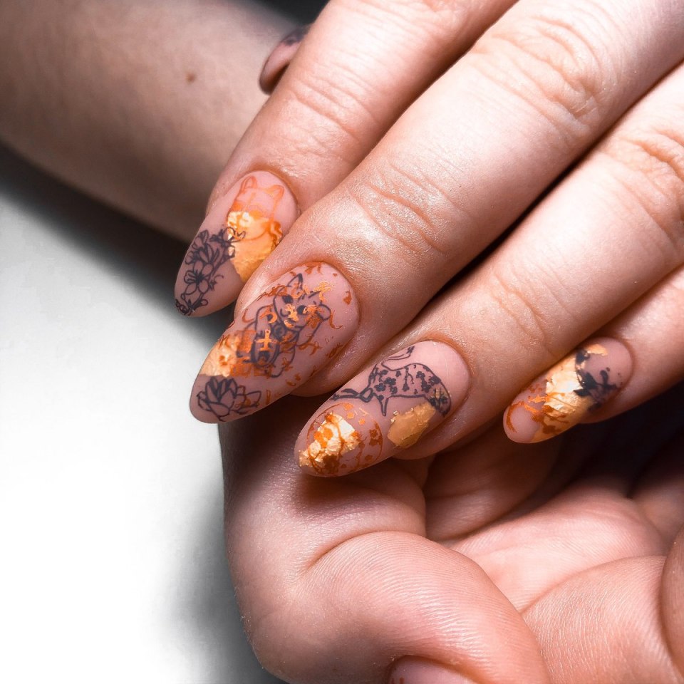 Осенний маникюр 2021 модные