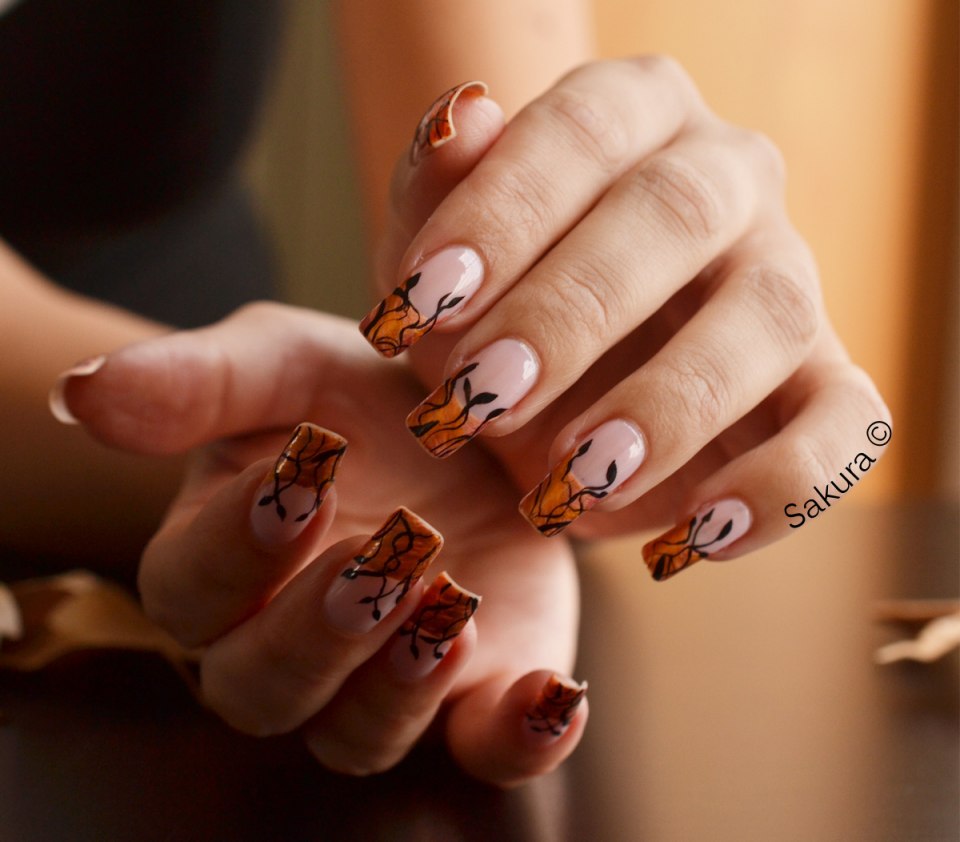 Оранжевый осенний маникюр