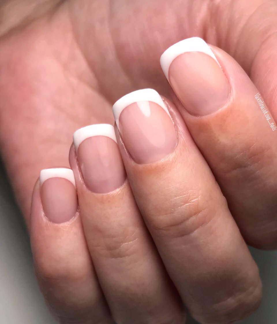 Французский маникюр классический глянцевый