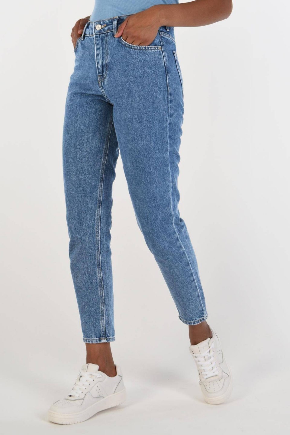 Синие джинсы мом