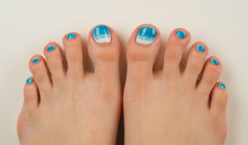 Градиент на ногтях ног