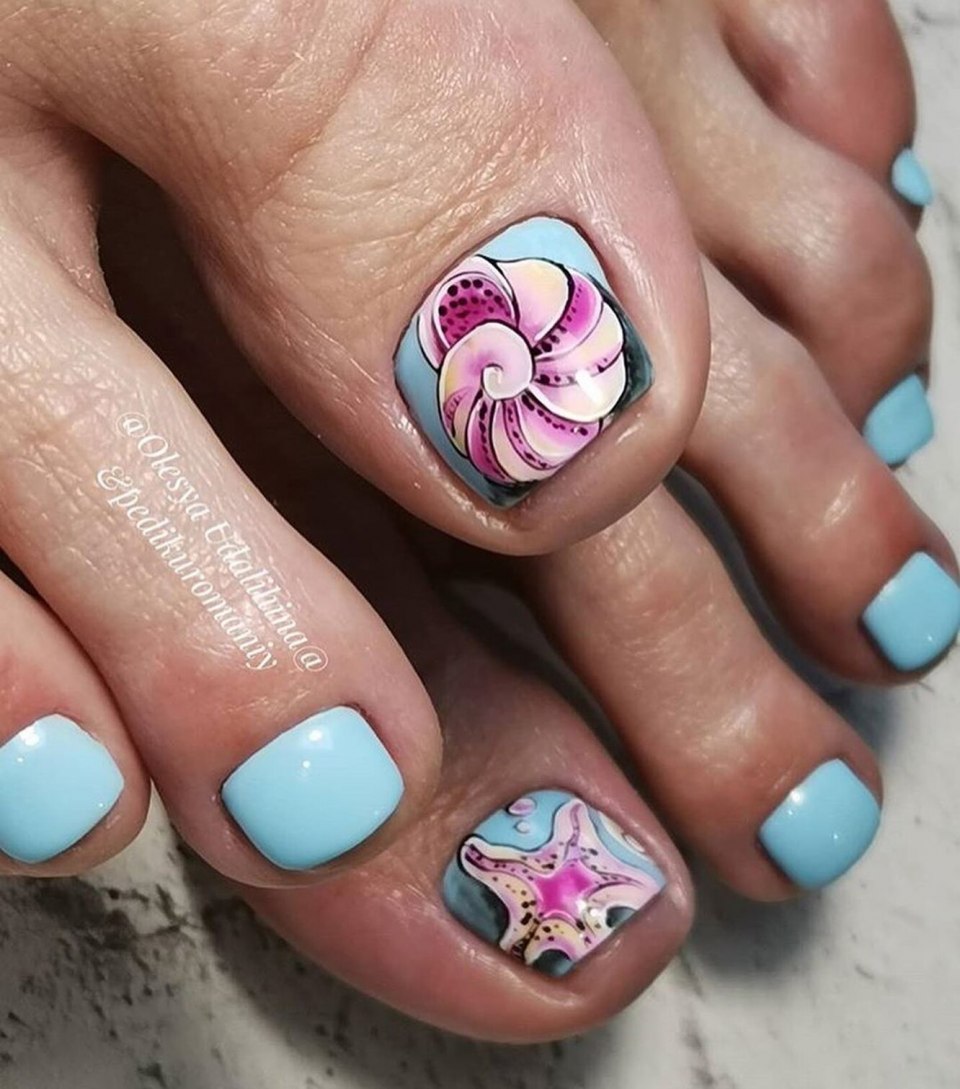 Педикюр морская тематика