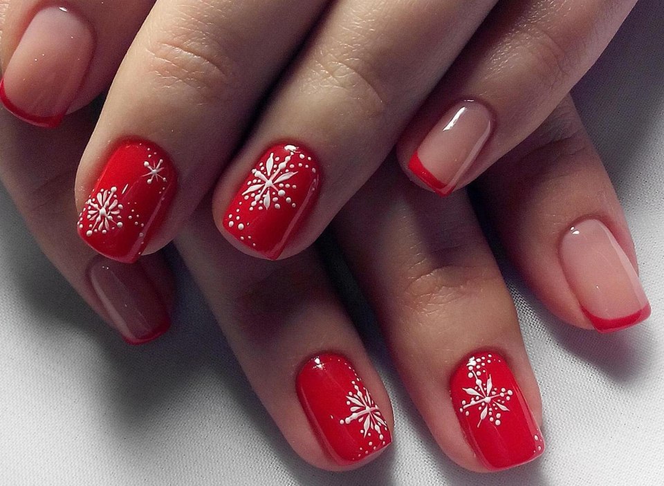 Красные новогодние ногти