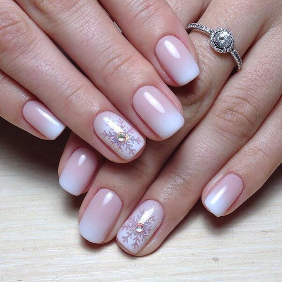 Гелевые ногти нежные