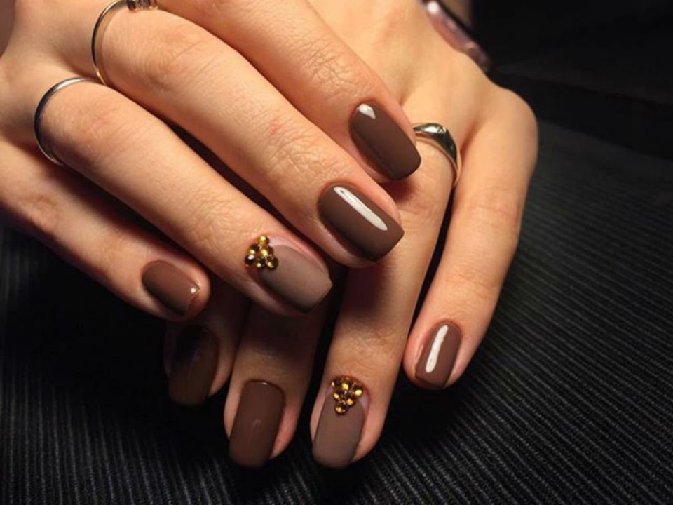 Маникюр бордо марсала бургунди