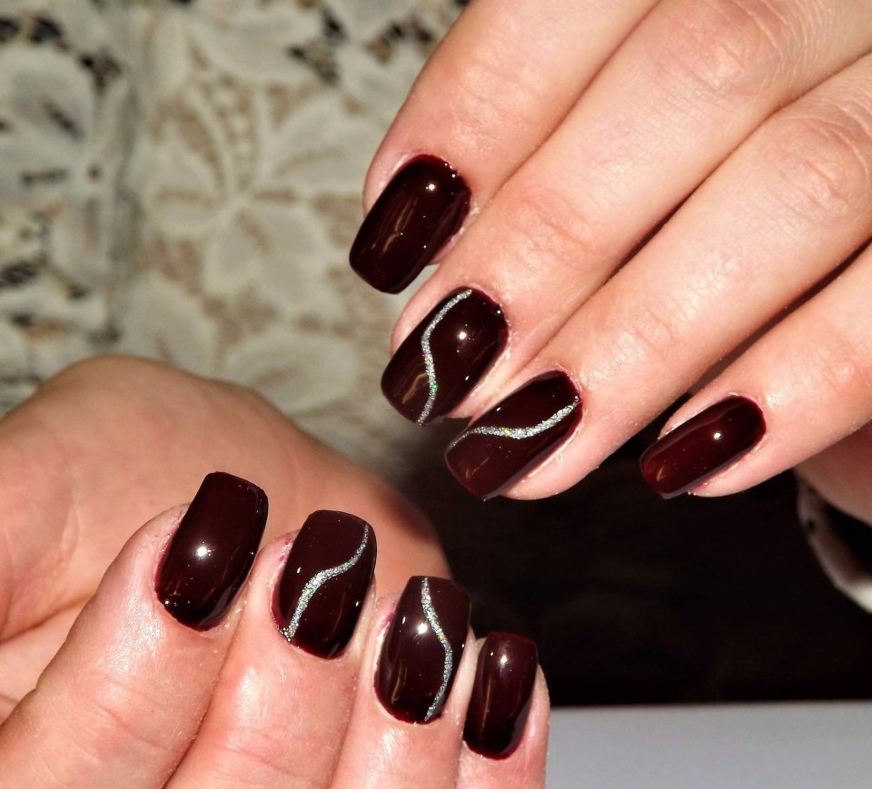 Ногти коричневые