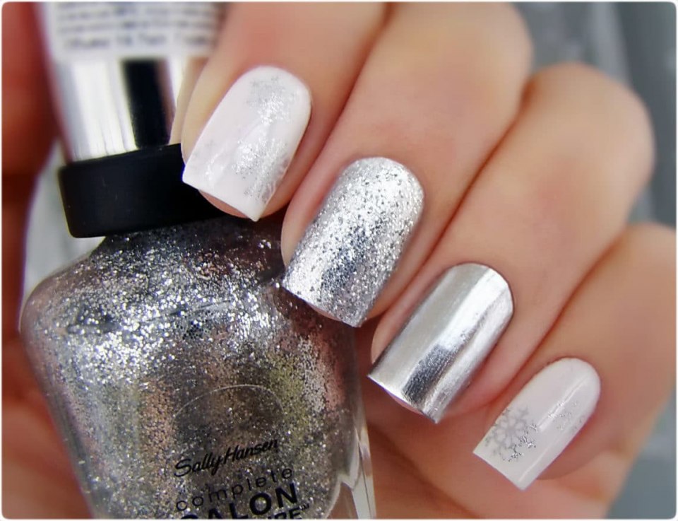 Гелевые ногти с блестками