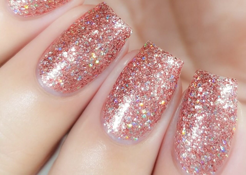 Маникюр с блестками