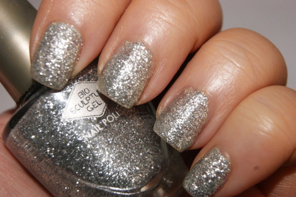 Гель лак серебристый с блестками