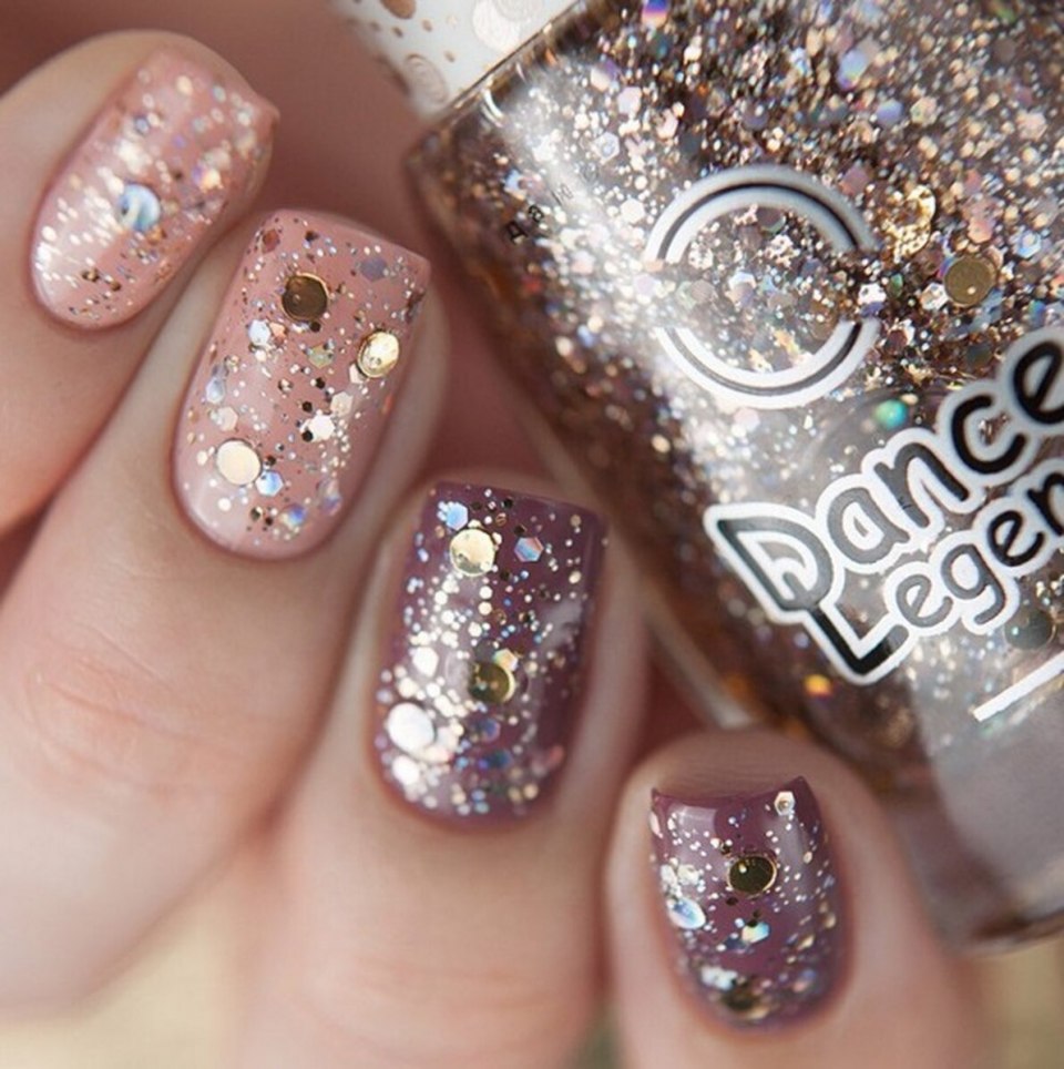 Маникюр с блестками серебро