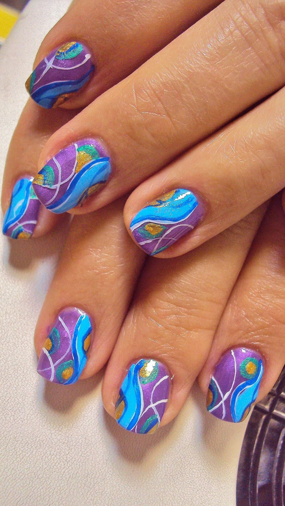 Дизайн ногтей абстракция