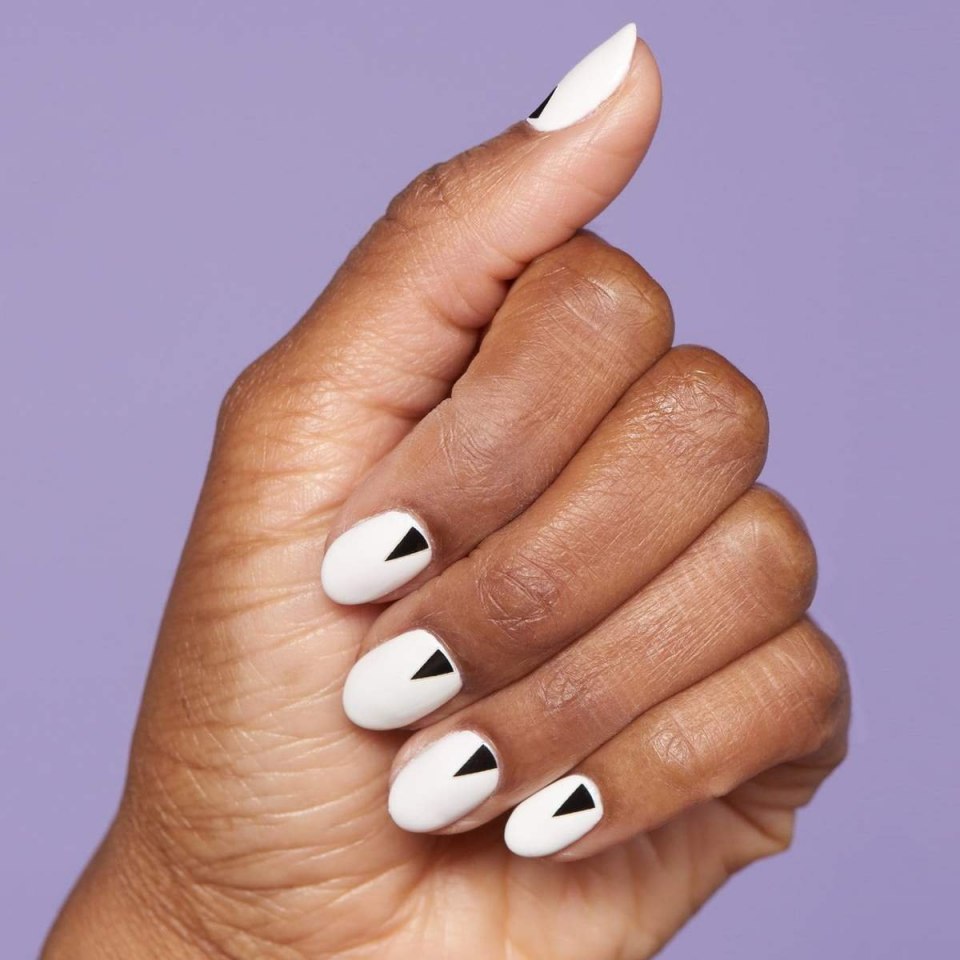 Ногти полукруг