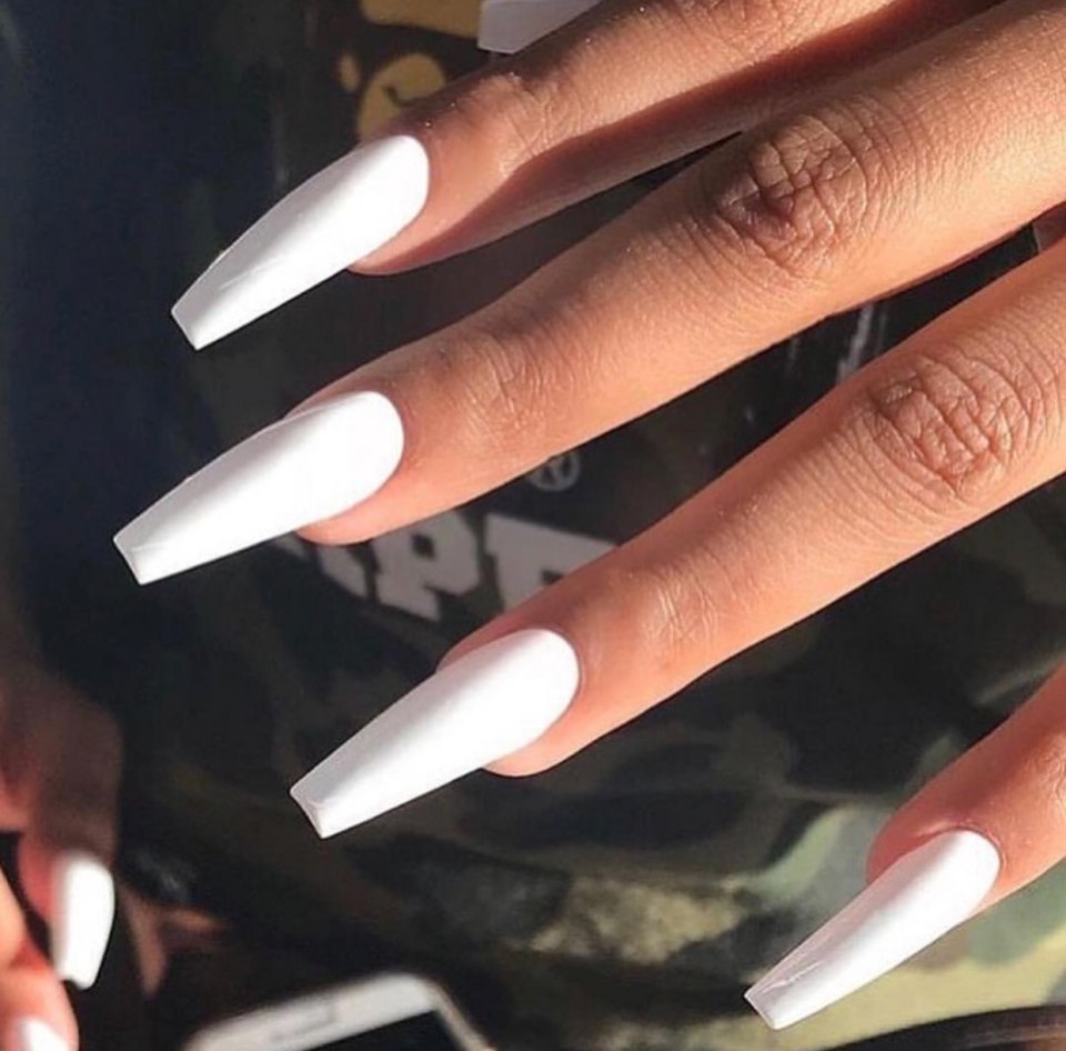 Ногти длинные острые белые