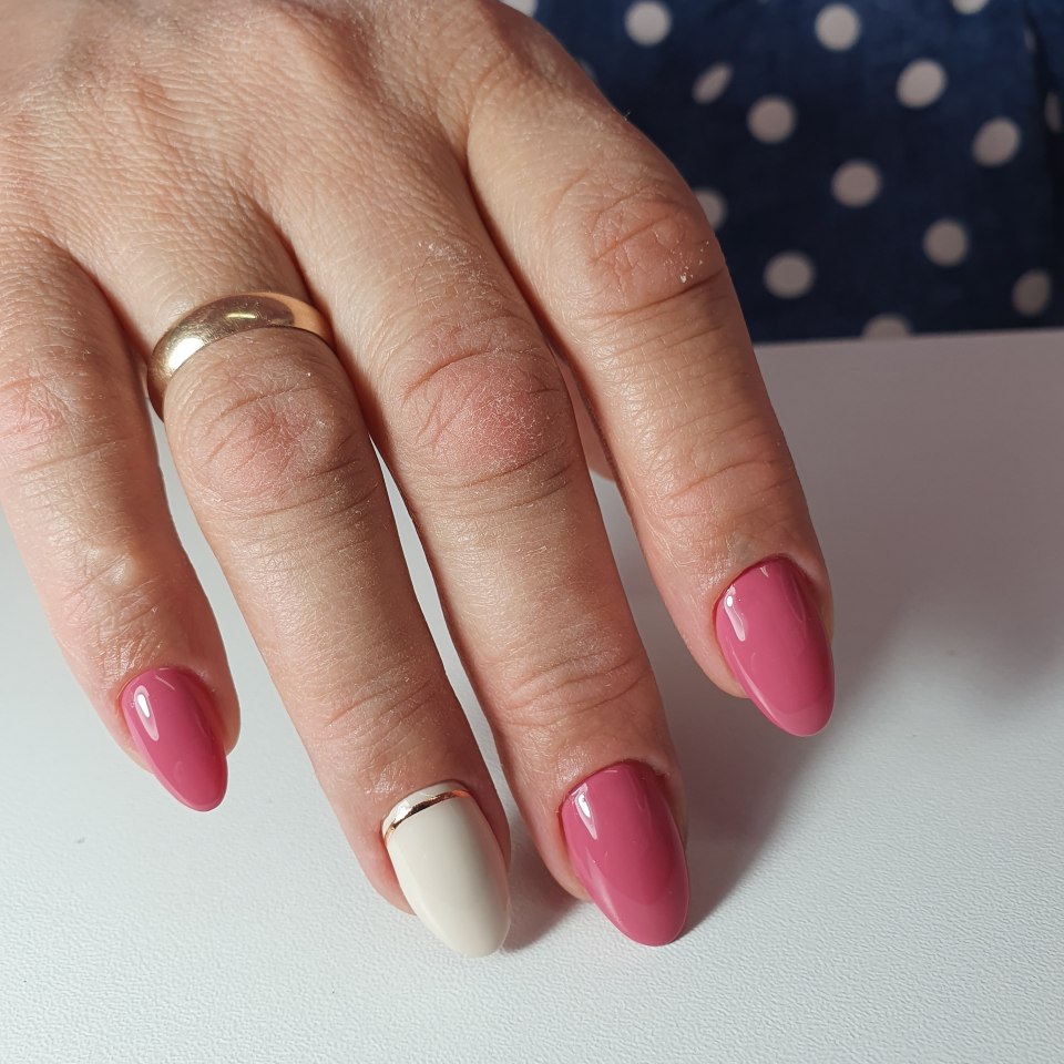 Миниатюрный маникюр однотонный