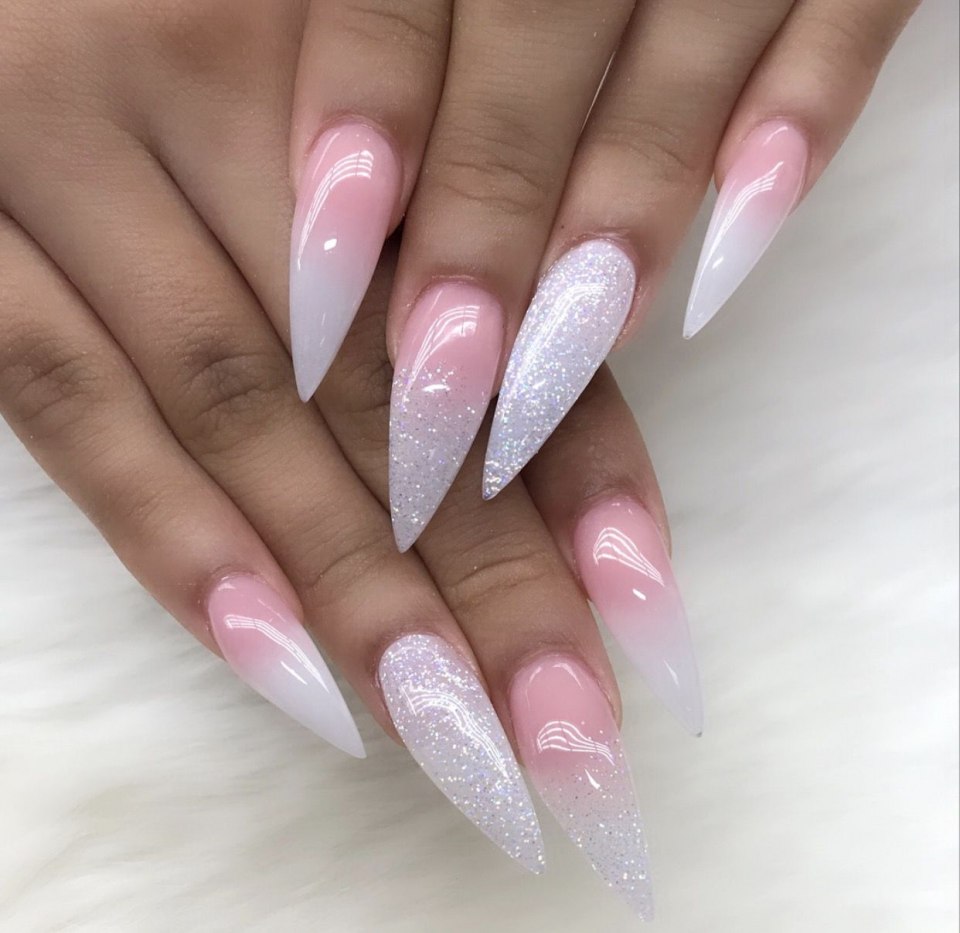 Нежный маникюр на острые ногти