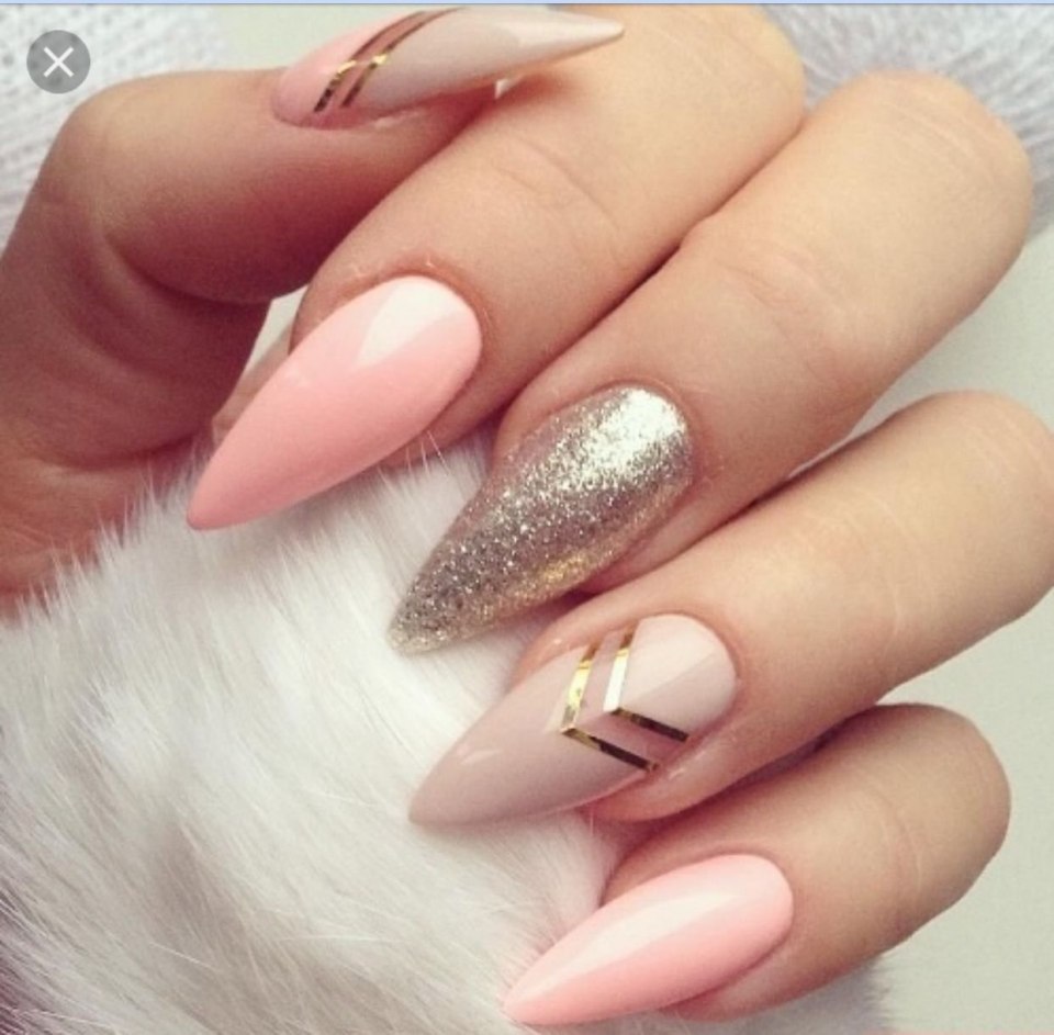 Нежный маникюр на острые ногти