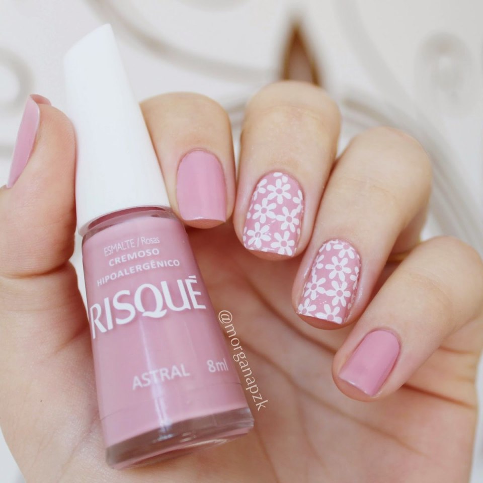 Ногти в розовом стиле