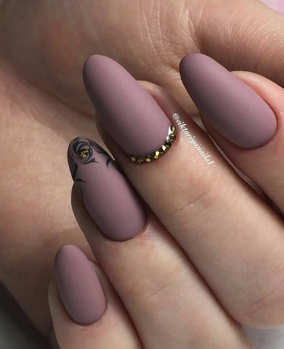 Маникюр пюльнорозовый