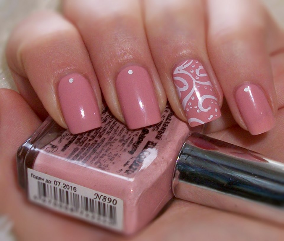 Лак для ногтей розовый нюд