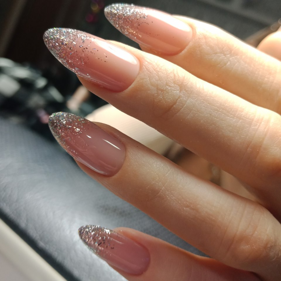 Нюдовый френч миндаль