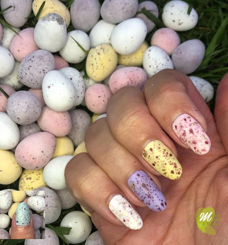 Маникюр с одуванчиком