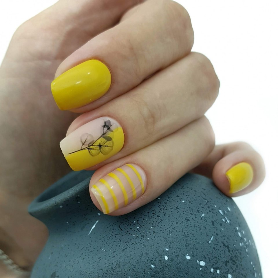 Жёлтый маникюр