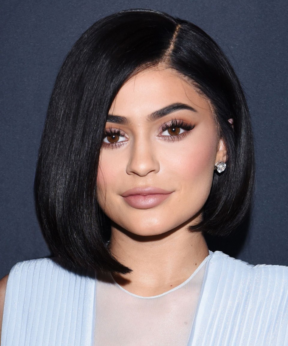 Стрижки Кайли Дженнер