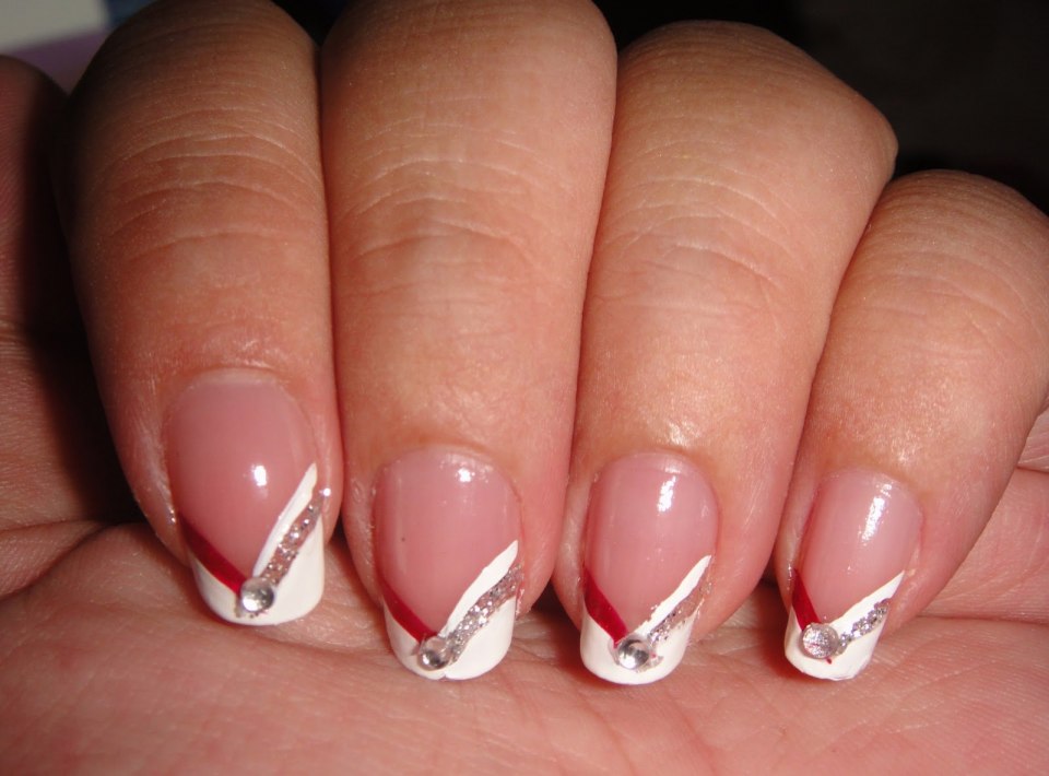 Маникюр френч треугольный