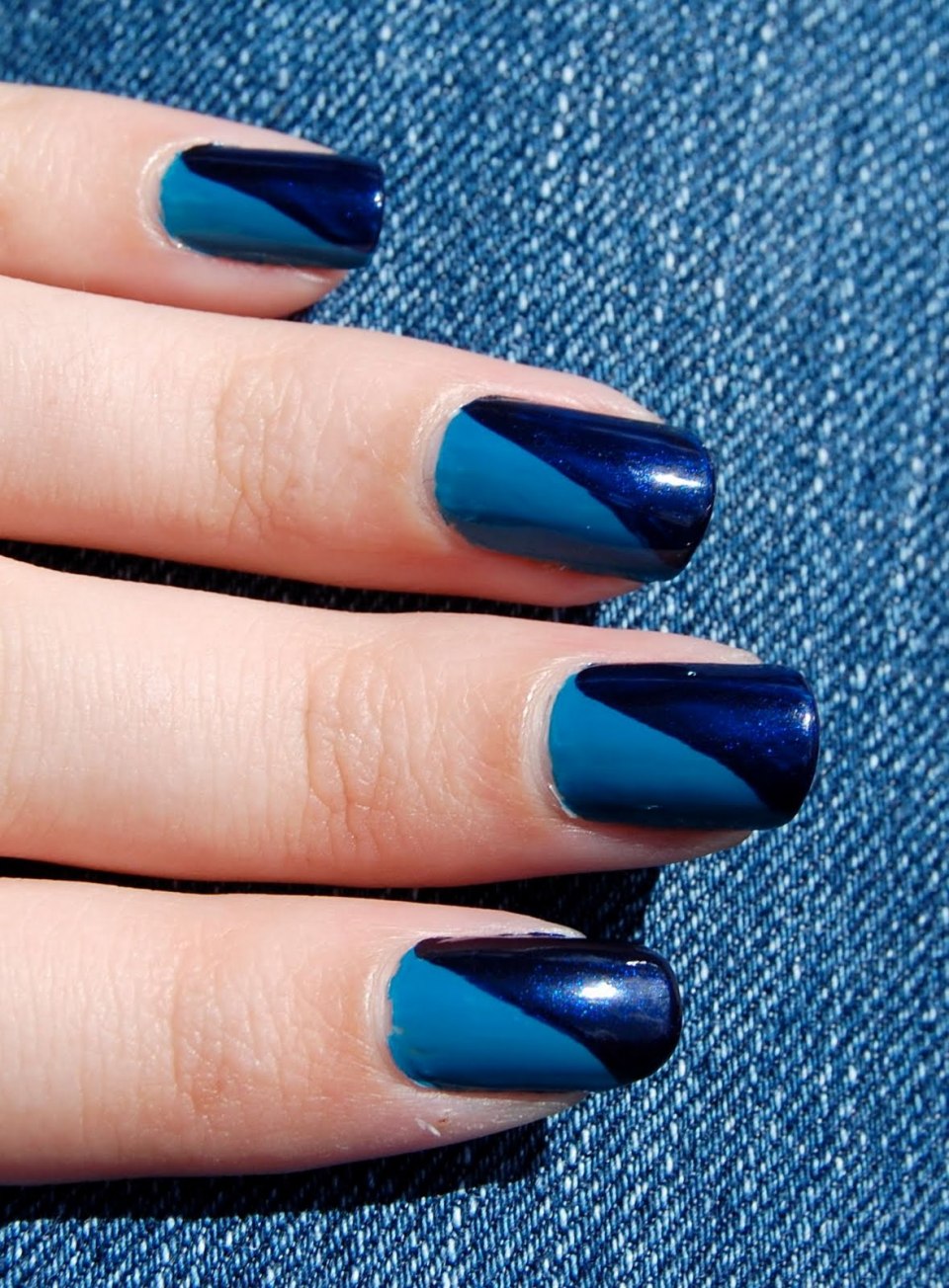 Маникюр френч черный с золотом