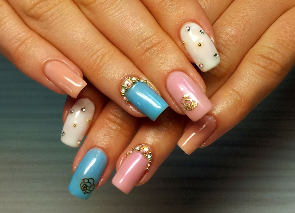 Гель лак со стразами