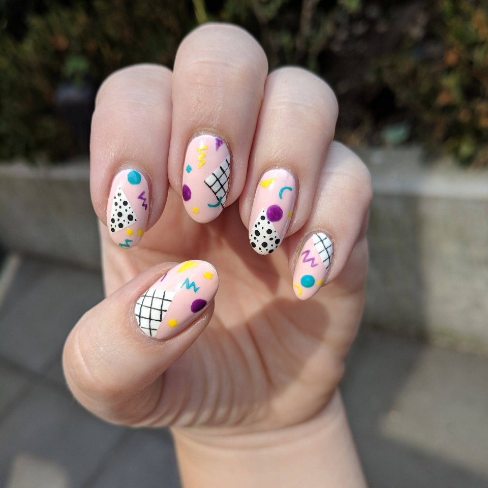 Летний маникюр на короткие ногти