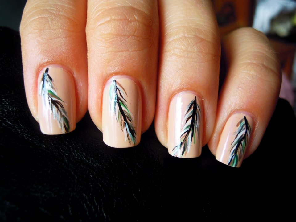 Одуванчик на ногтях