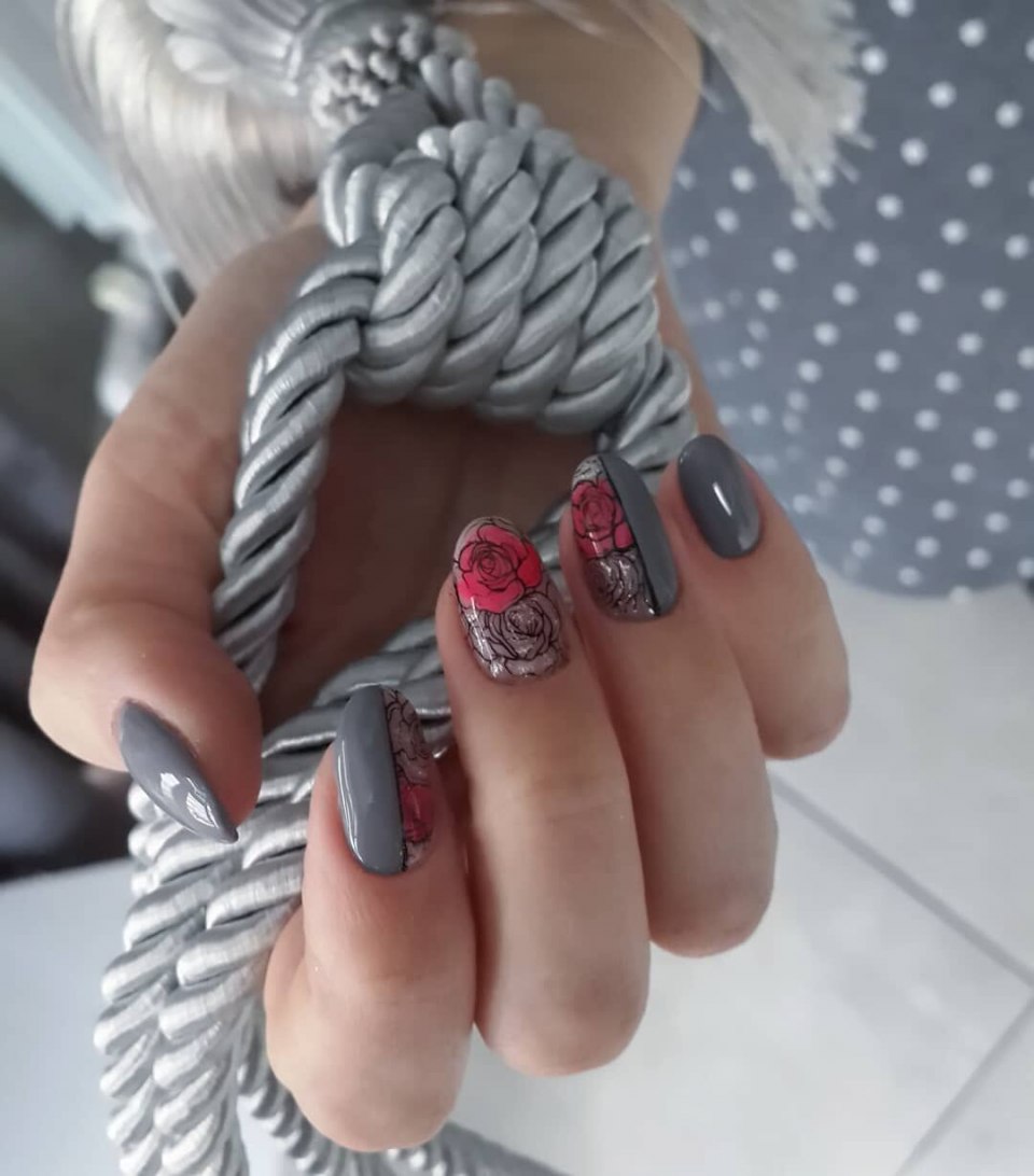 Серый матовый маникюр