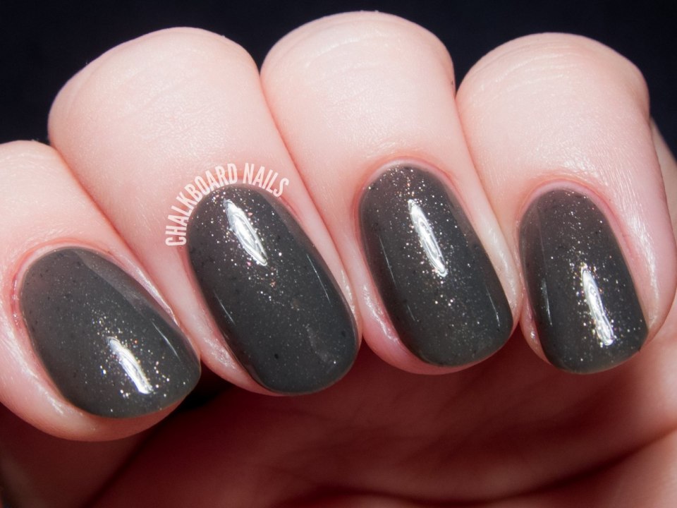 Графитовый цвет ногтей
