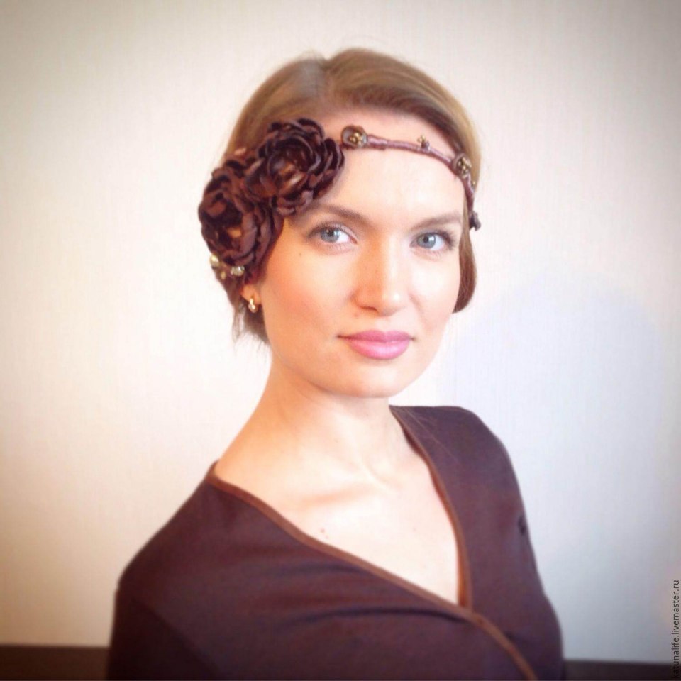 Прическа на выпускной на короткие волосы с челкой