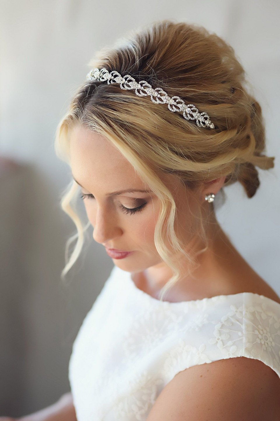 Вечерние прически на средние волосы греческий стиль