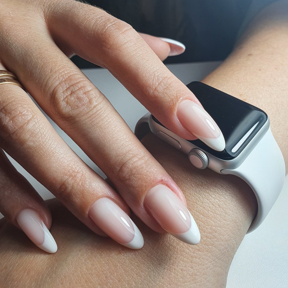 Французский маникюр миндаль миндалевидные