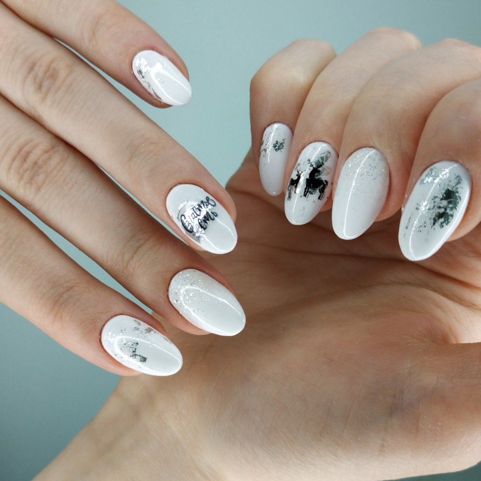 Маникюр морская волна