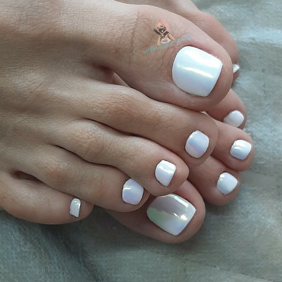 Маникюр с кокосом