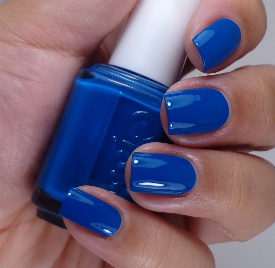 Essie темно синий