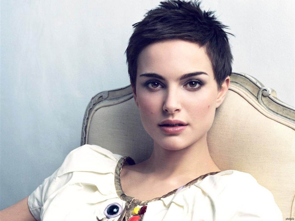Энн Хэтэуэй short hair