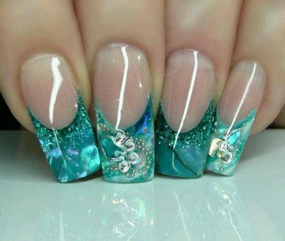 Зимний маникюр кошачий глаз