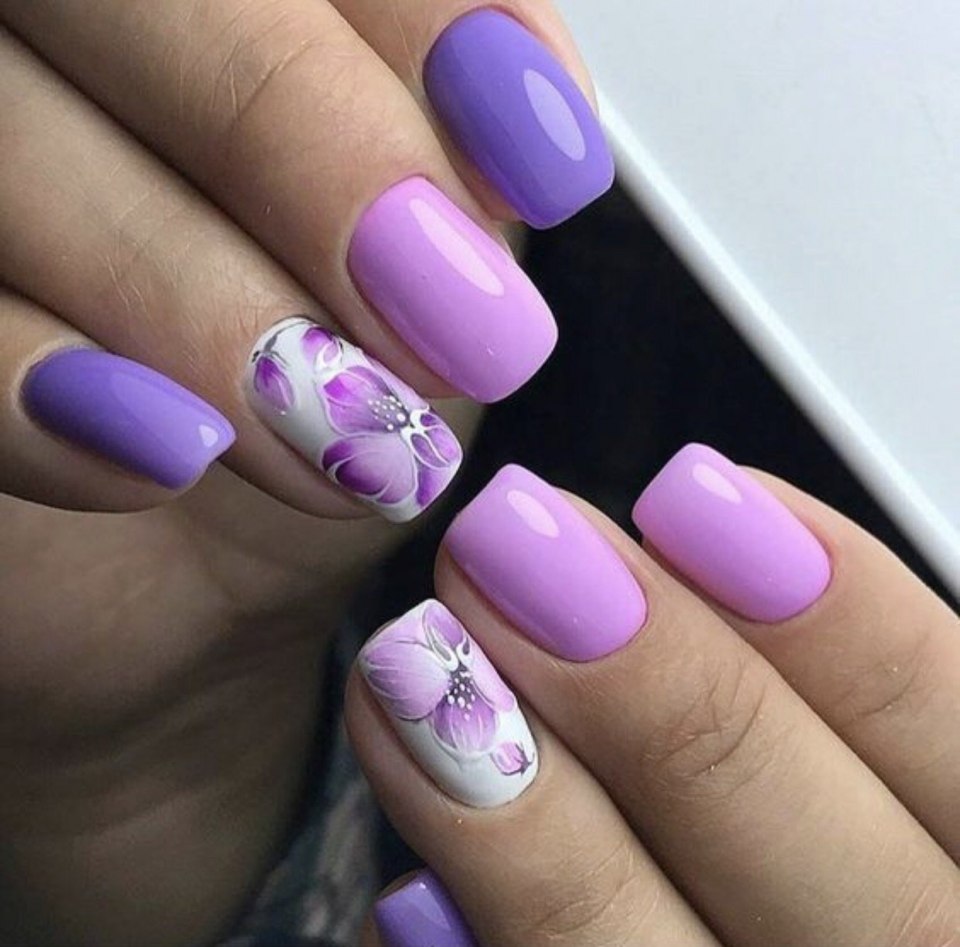 Лиловый маникюр с рисунком животного