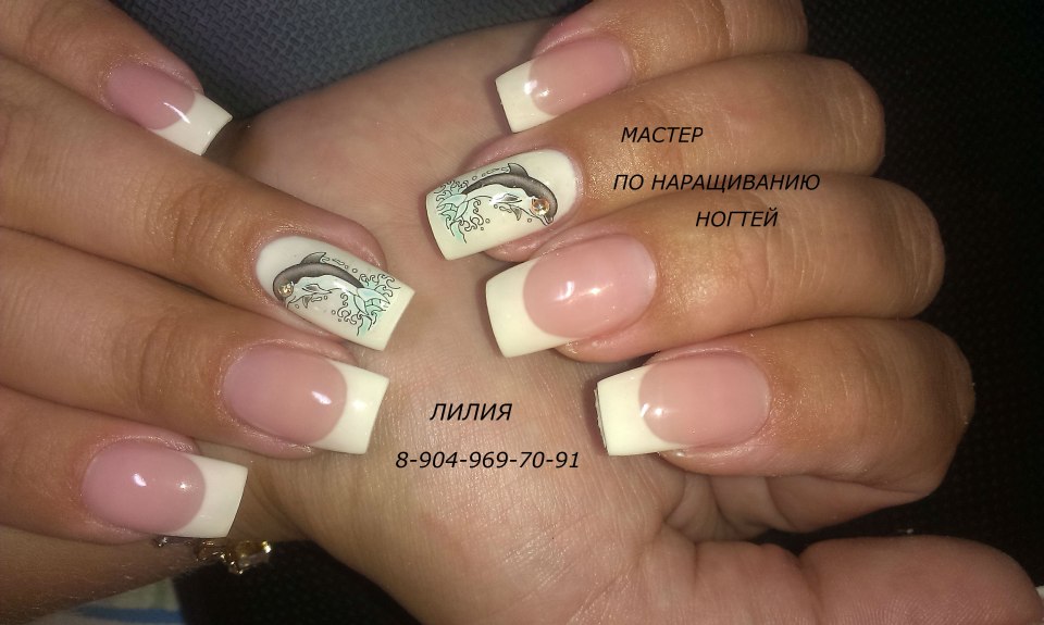 Маникюр лилии