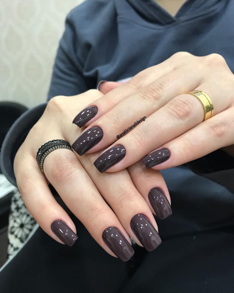 Маникюр в сером цвете