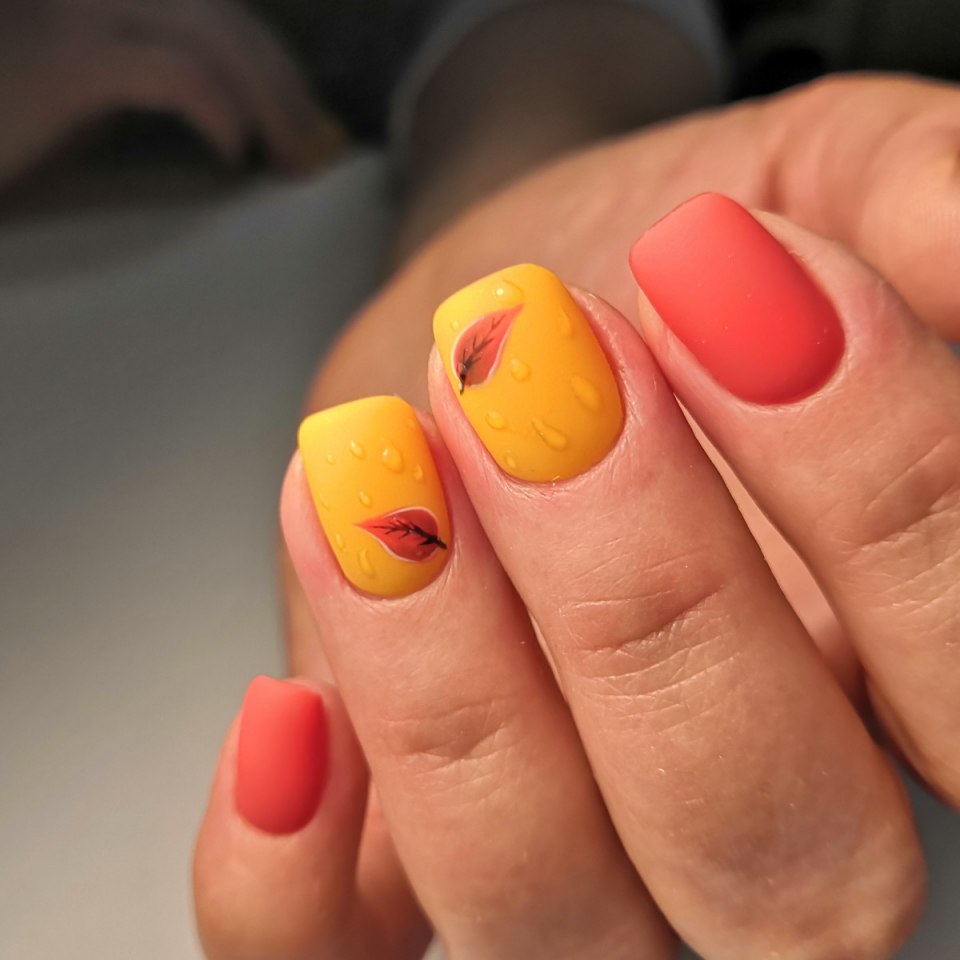 Маникюр однотонный матовый