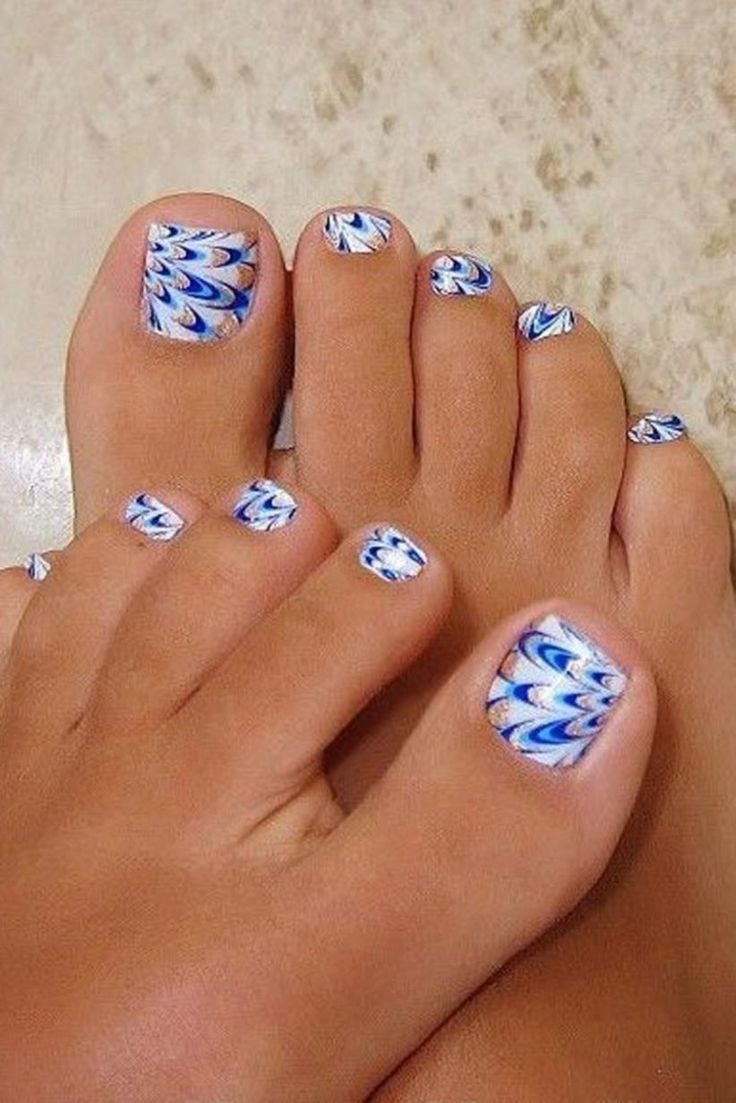 Красивый летний педикюр
