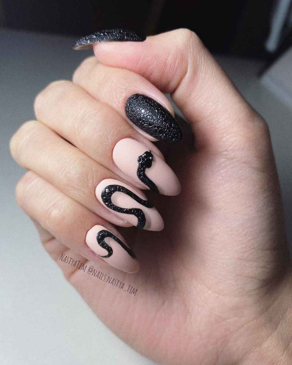 Дизайн со змеей для ногтей (77 фото)