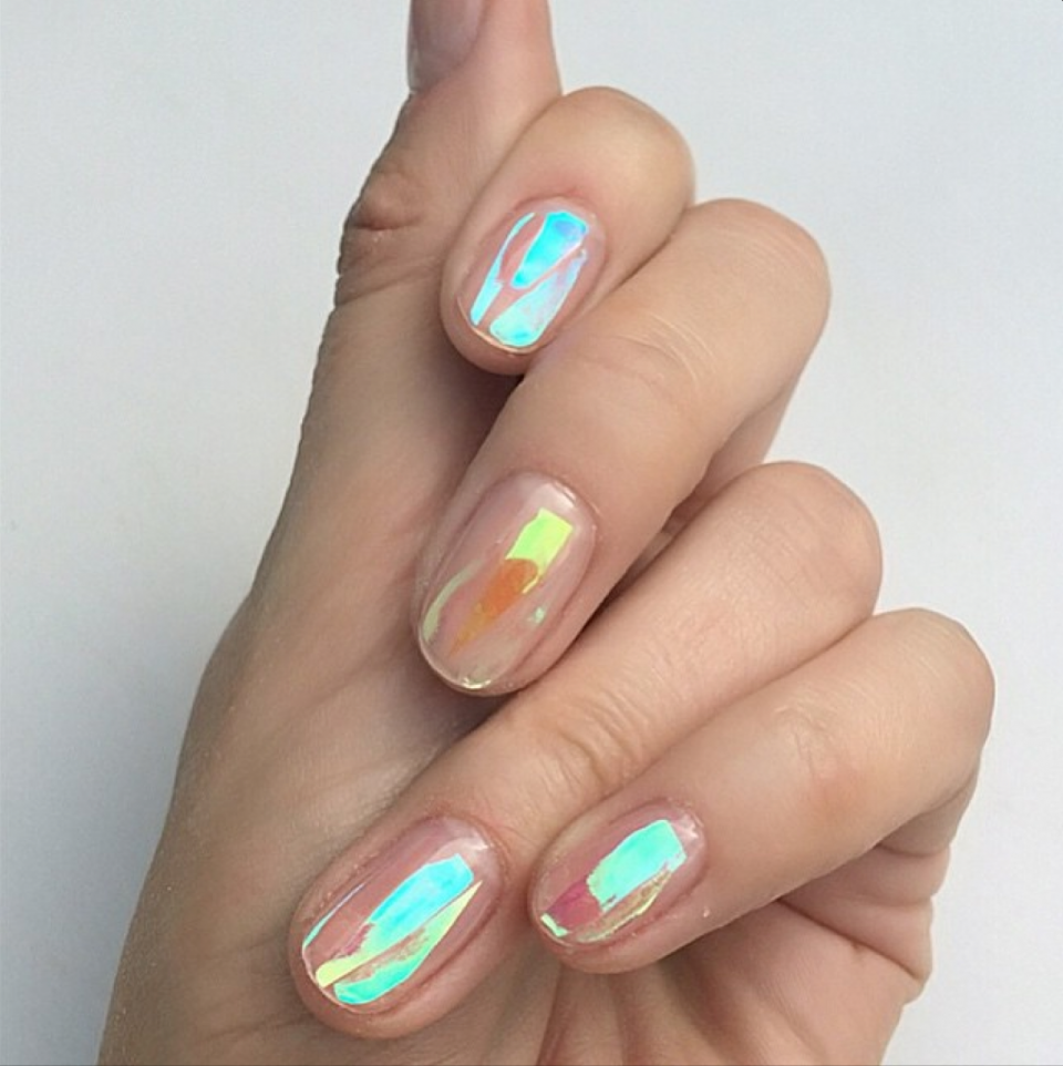 Стеклянный маникюр прозрачный