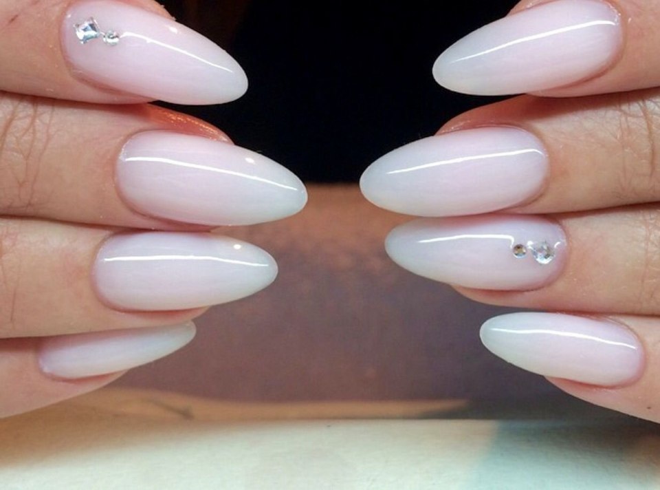 Nail миндаль 2020 тренд